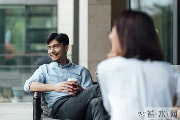 钱难挣时,聪明人都开始“不装了”;存款才是成年人最大的体面