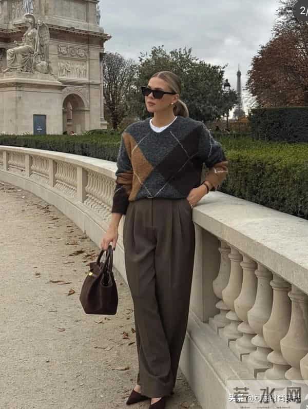 中年女人穿毛衣,记住“3穿3不穿”!尤其是第2点!