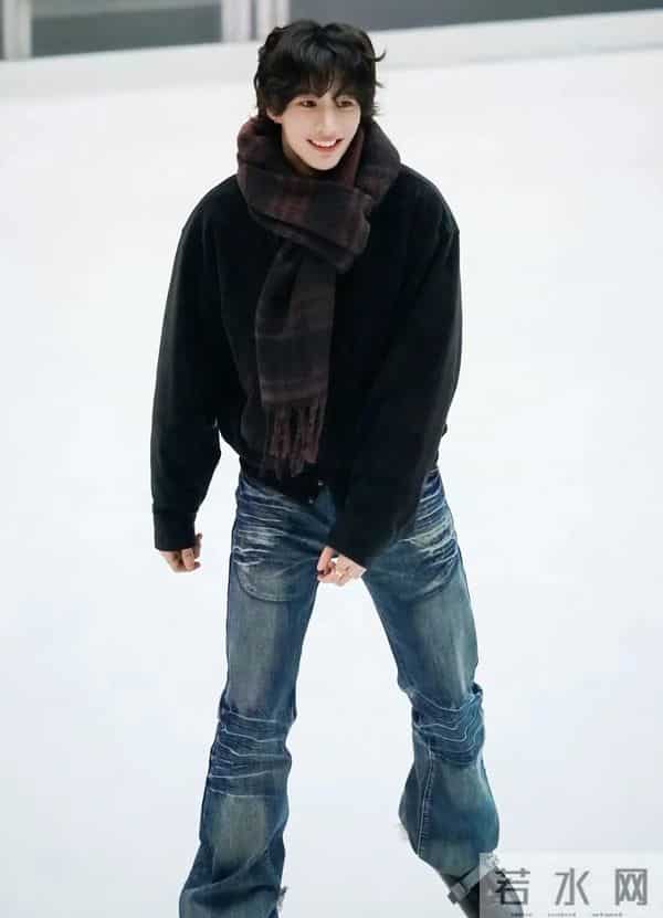 围巾：优雅与危险并存，是男人最温柔的武器，也考验审美功底。