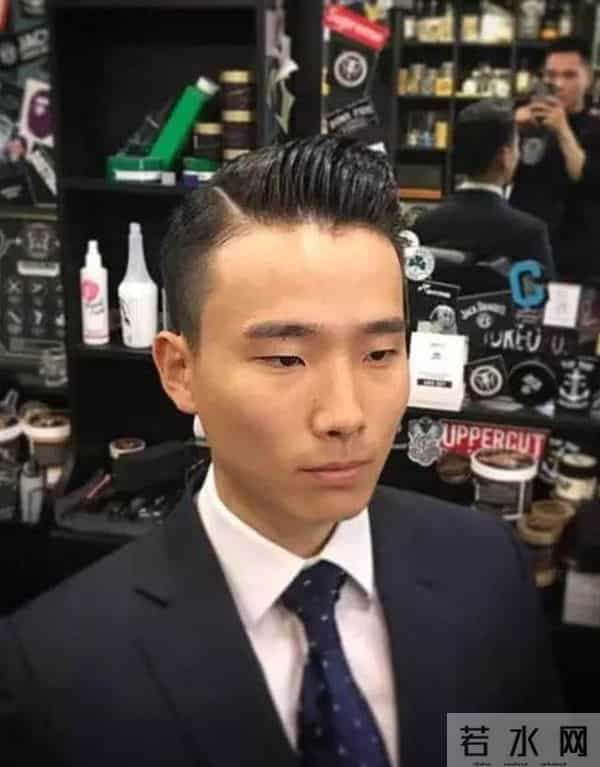 不建议40岁男人留这4种发型，自以为洋气，实际不是装嫩就是显老