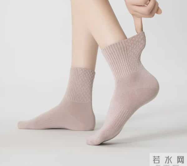 这是我人生第一次,因为一双袜子而感到“被尊重”