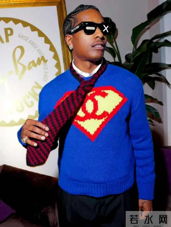 A$AP Rocky 穿了香奈儿的超人毛衣,来自CHANEL 2026高级手工坊系列