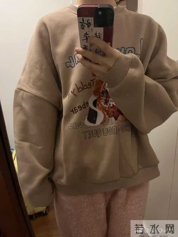 冬天发誓不买这7种衣服，看似洋气实际很“坑人”，不保暖还劣质