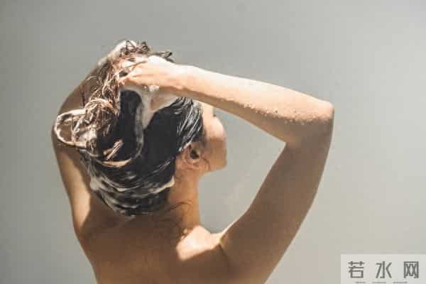 头屑像下雪？这瓶植萃洗发水，敏肌也能清爽无负担