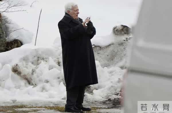 1000亿被骗光？爱马仕继承人变落魄老头，钱还是攥在自己手里踏实