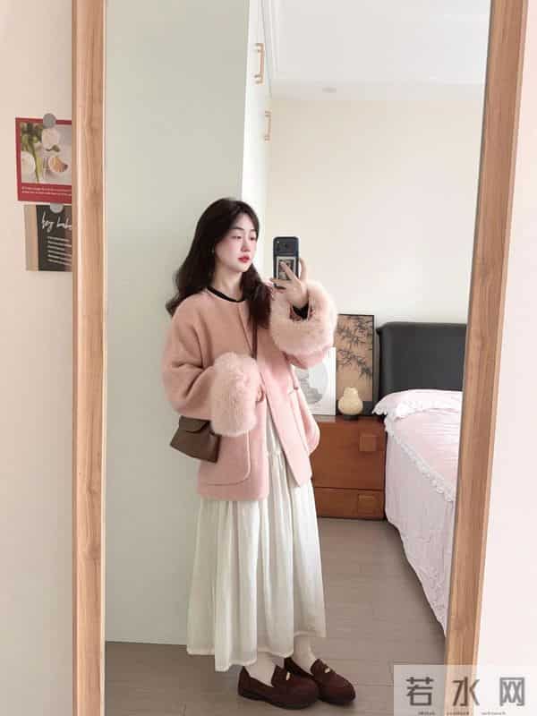 初冬大衣+半裙，高级时髦太美了！