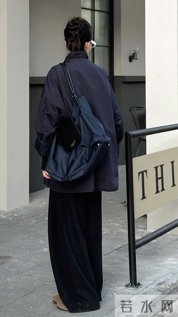 这件羽绒服也太轻了吧!冬日零负重感