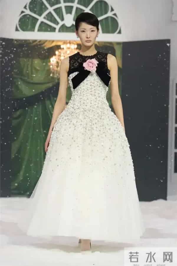 Richard Quinn 2025 秋冬时装秀