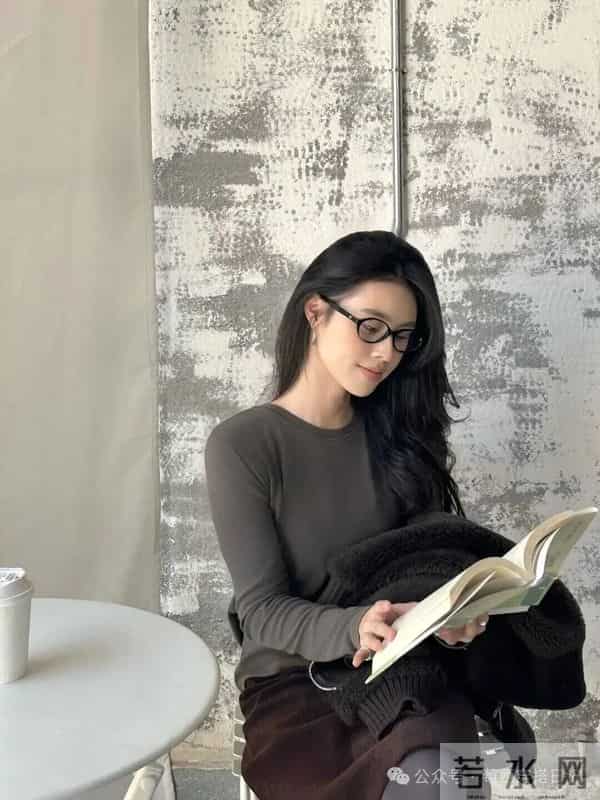 同色系咖调穿搭，简约高级好出片！