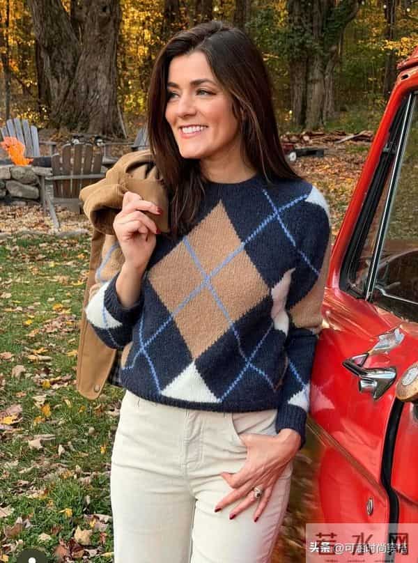 中年女人穿毛衣,记住“3穿3不穿”!尤其是第2点!