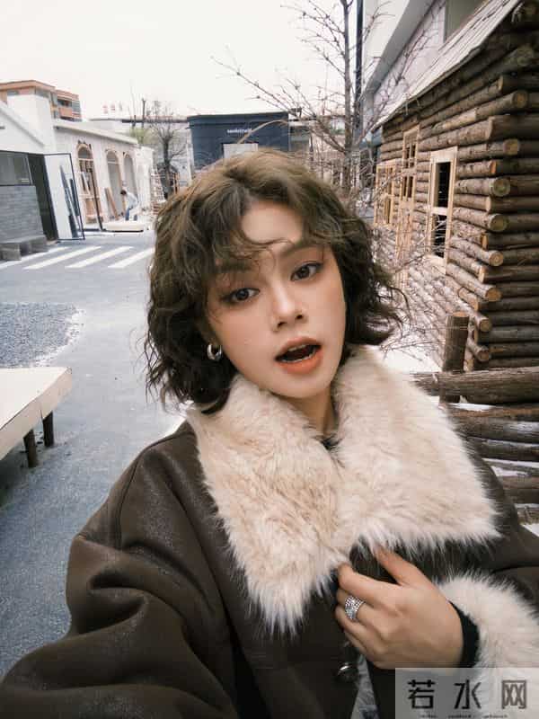 适合方圆脸的短发烫发