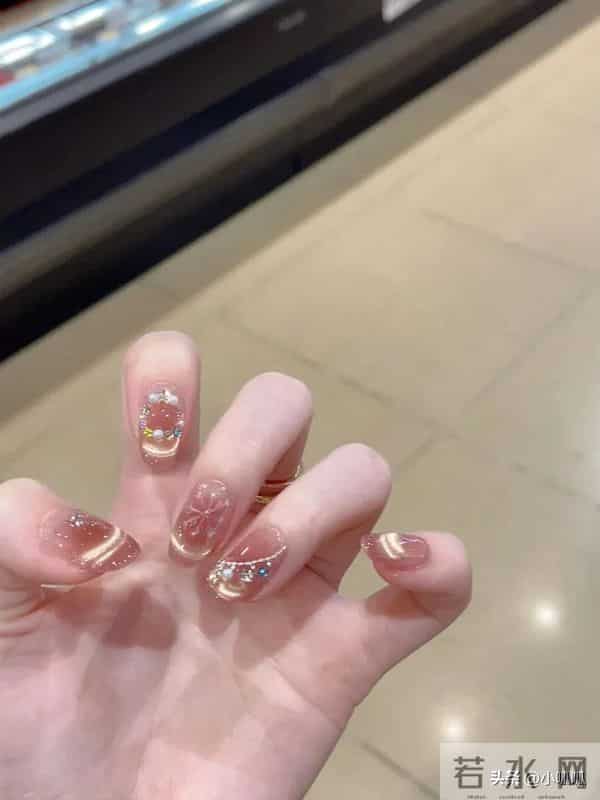 真显白啊这组冬日美甲好喜欢！