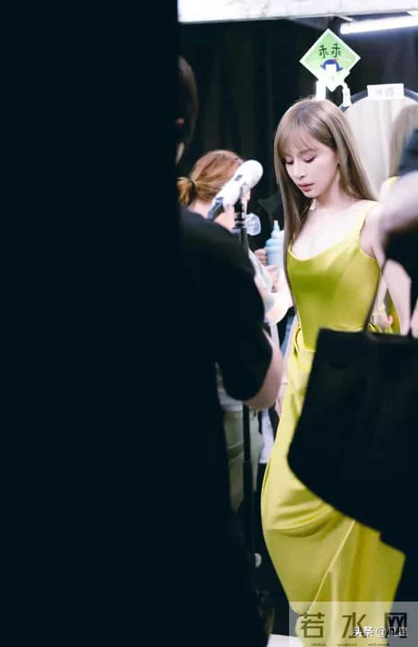 王心凌，这个发色衬得她好美