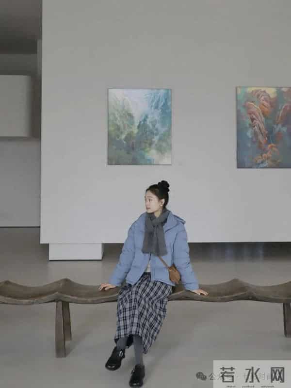 冬日看展保暖文艺叠加穿搭