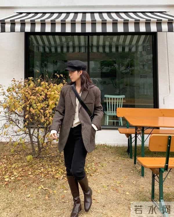 今年冬天流行一种穿搭,叫“靴中裤”,时髦保暖又减龄