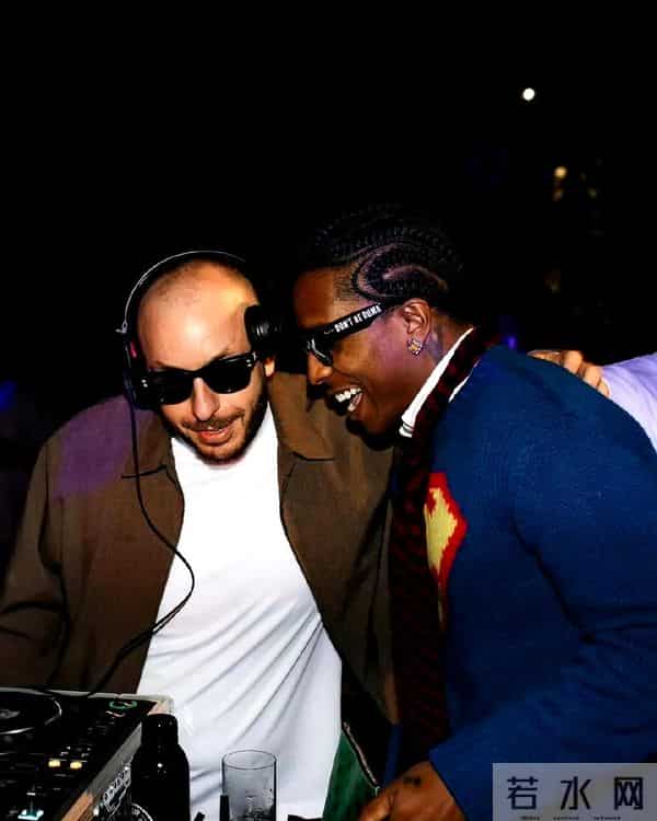 A$AP Rocky 穿了香奈儿的超人毛衣,来自CHANEL 2026高级手工坊系列