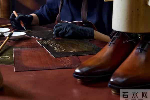 Berluti Scritto鎏辉工艺限时尊享工坊 亮相深圳万象城