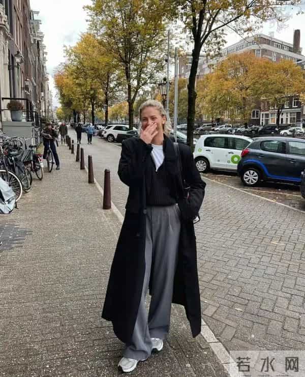 大衣+运动鞋,冬天最松弛的时髦