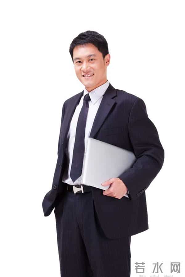 男生腰带用不当显老10岁？避坑3个关键，年轻显品味还百搭