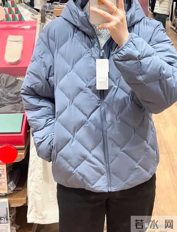 谁懂啊，优衣库这空气棉服轻得像没穿，试四件给我整选择困难症了