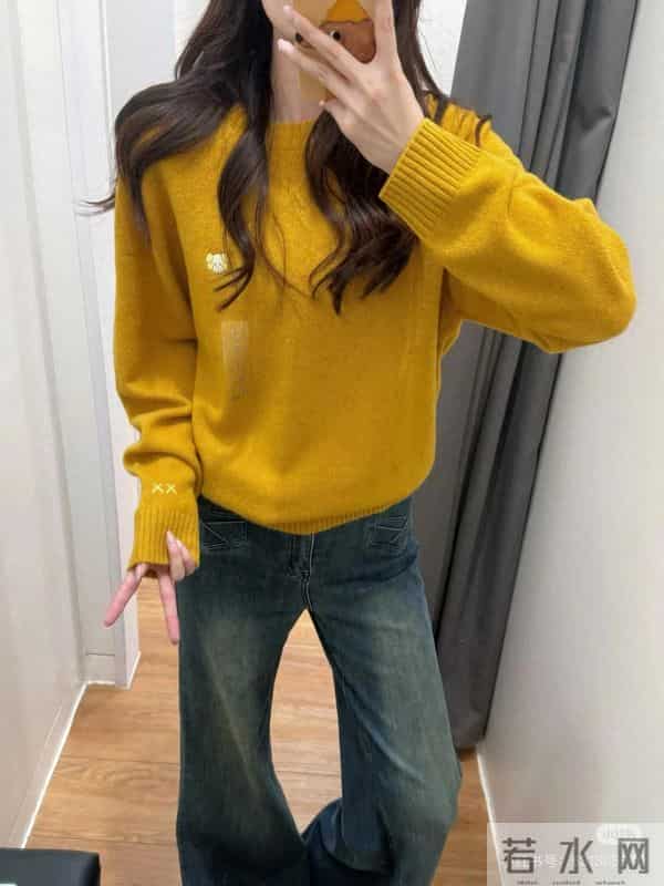 优衣库新品黄色毛衣也太显白了！