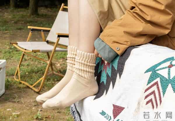 这是我人生第一次,因为一双袜子而感到“被尊重”
