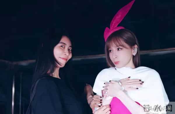 王心凌，这个发色衬得她好美