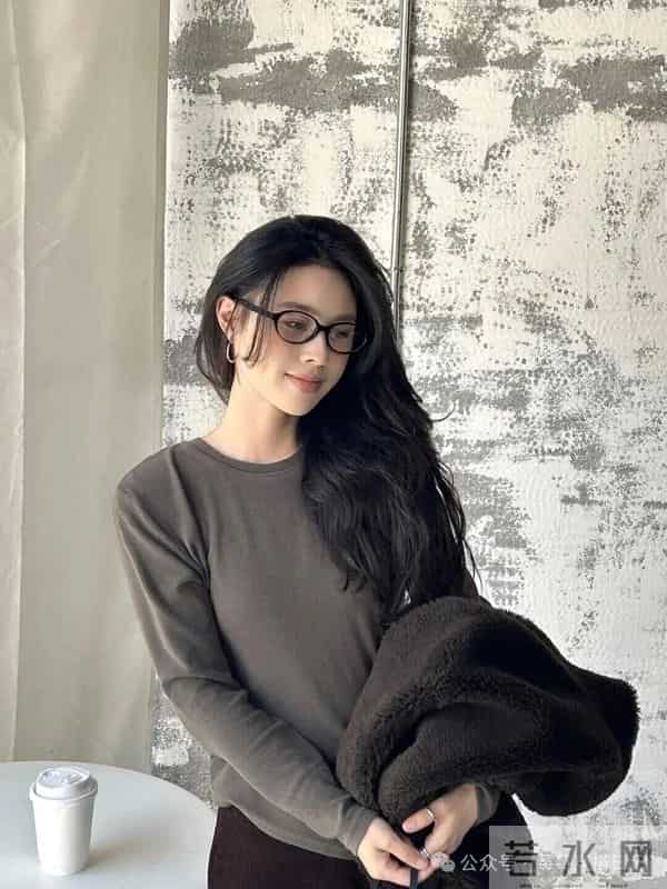 同色系咖调穿搭，简约高级好出片！