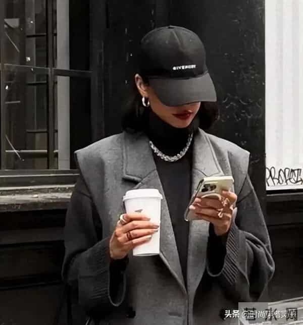 为什么劝你多戴“棒球帽”，看杭州女人就知道了，戴上减龄又洋气