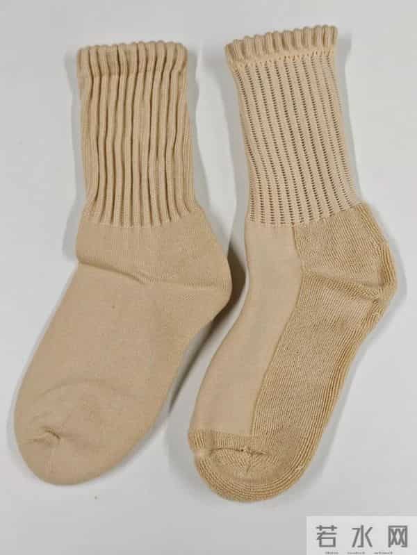 这是我人生第一次,因为一双袜子而感到“被尊重”