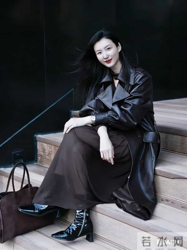 黑皮衣御姐杀疯!红唇配长裙这高级氛围感直接戳审美
