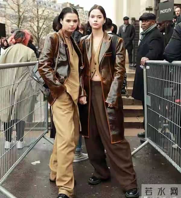 还在“全身顺色”?今年冬天会穿的人都在玩“乱搭”,高级感爆棚