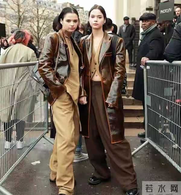 还在“全身顺色”?今年冬天会穿的人都在玩“乱搭”,高级感爆棚