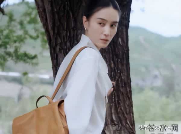 国产女包杀疯了！裘真逆袭COACH，高光背后藏大坑