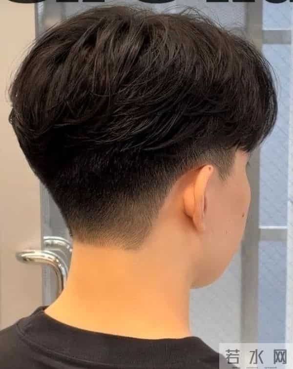 男生剪发不纠结：“渐变侧剃”，一款适配所有场合的“万能发型”