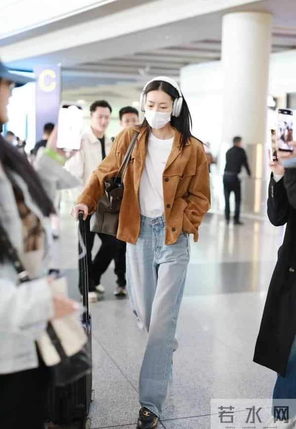 上海姑娘突然不穿大衣了，短外套如何逆袭成街拍新宠