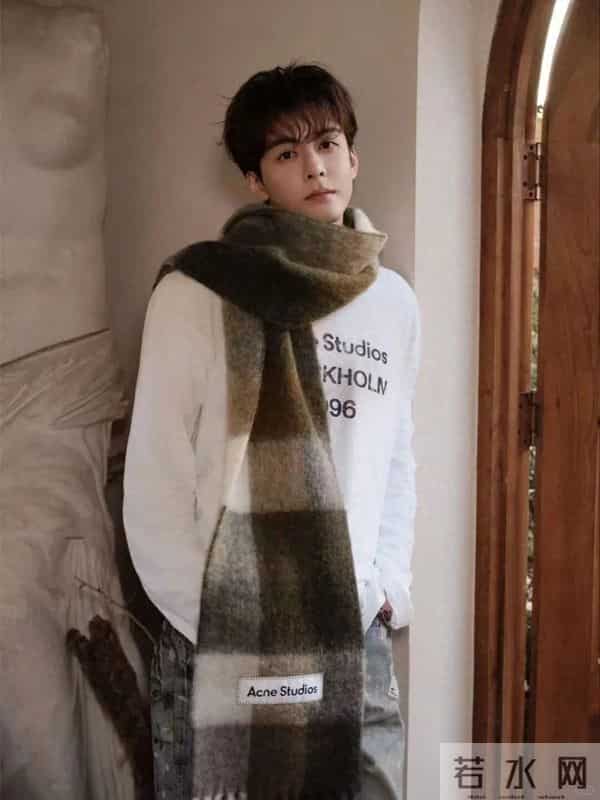 围巾：优雅与危险并存，是男人最温柔的武器，也考验审美功底。