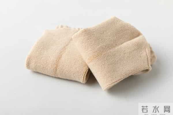 这是我人生第一次,因为一双袜子而感到“被尊重”