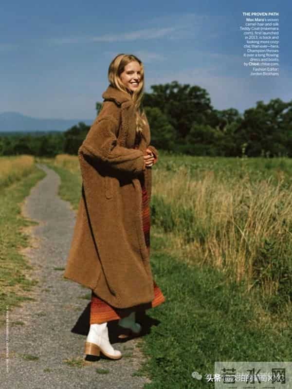 今年流行的“羊羔毛外套”太火了,这样穿时髦高级炸了!