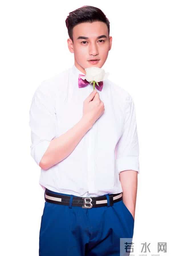 男生腰带用不当显老10岁？避坑3个关键，年轻显品味还百搭