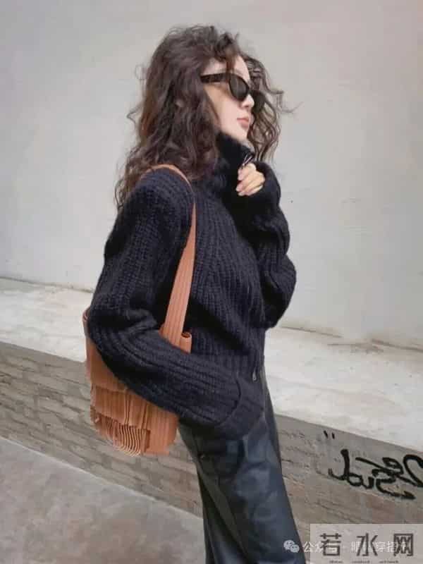 黑毛衣+黑皮裤帅炸了！显瘦又拽姐