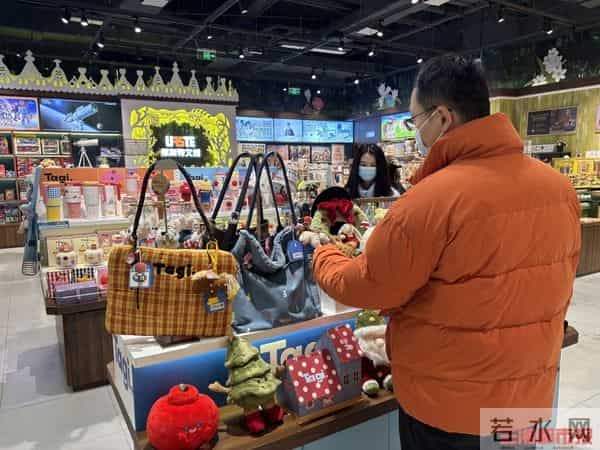 “马上有钱”金饰、元宝小马挂件畅销,长沙提前进入“丙午马年”消费热-消费新观察