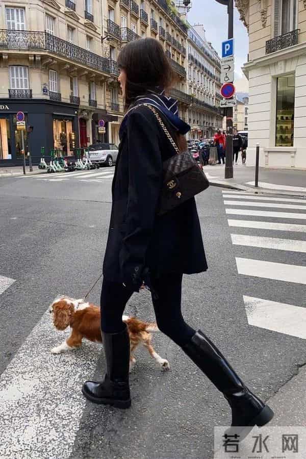 今年冬天流行一种穿搭,叫“靴中裤”,时髦保暖又减龄