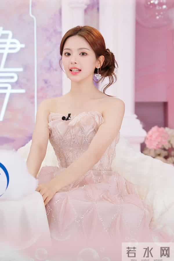 绝美look,杨超越