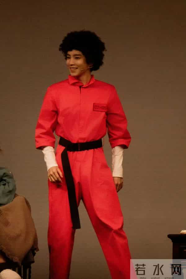 内娱炸了！王俊凯“蒲公英爆炸头”刷屏，是翻车还是封神？