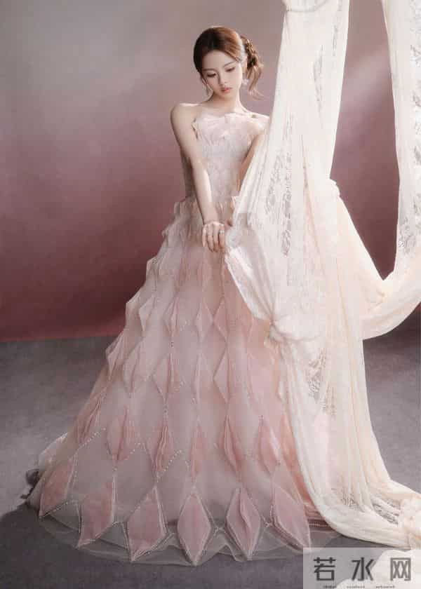 绝美look,杨超越