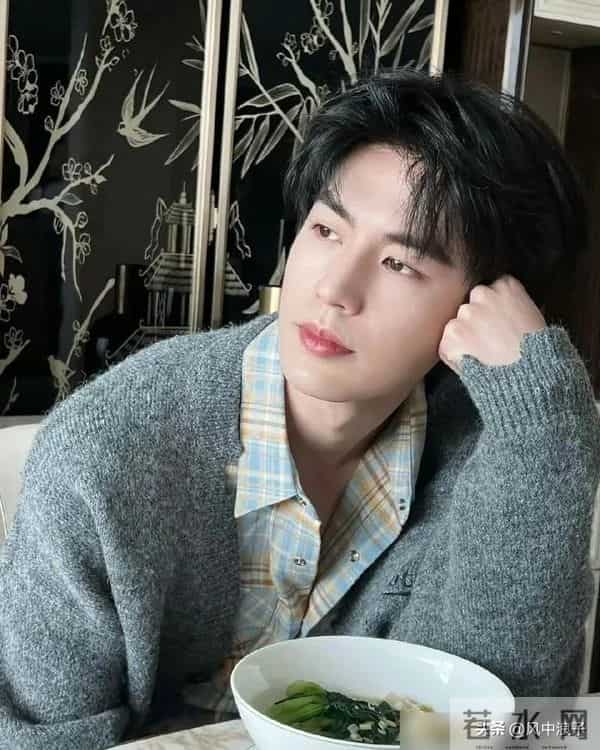 男生冬季质感穿搭指南用精简搭配穿出无声的高级感