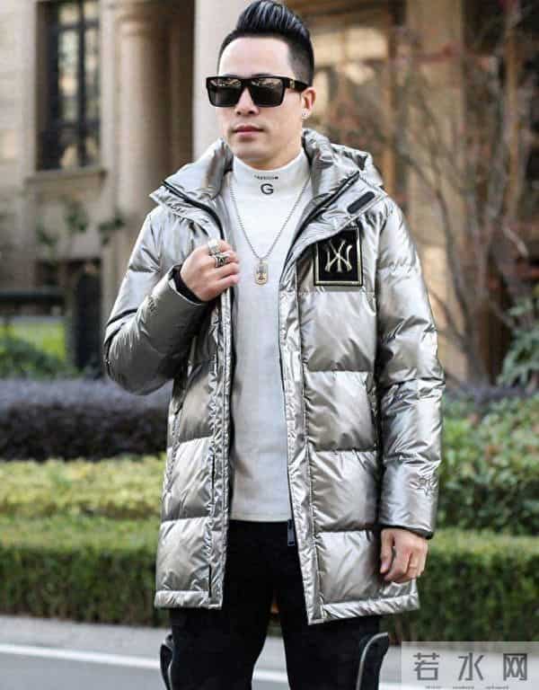 男人不管多大年纪，买衣服都要远离这4种“廉价色”，谁穿谁土！