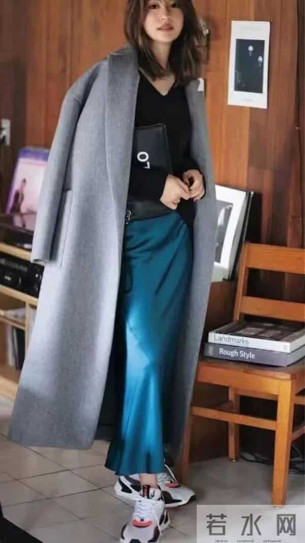 大衣+运动鞋,冬天最松弛的时髦