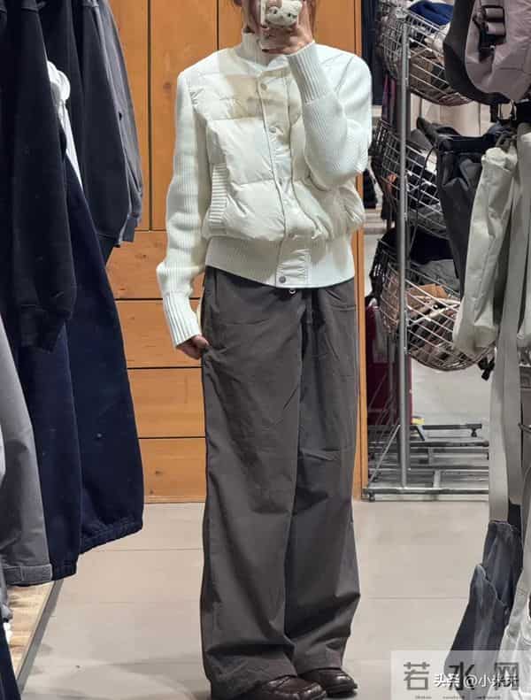 Muji这条黑裤也太好看了,谁穿谁是“腿长两米”的松弛美女